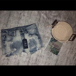 ‼️NWT‼️ American Eagle Size 2 Hi-Rise Shortie!